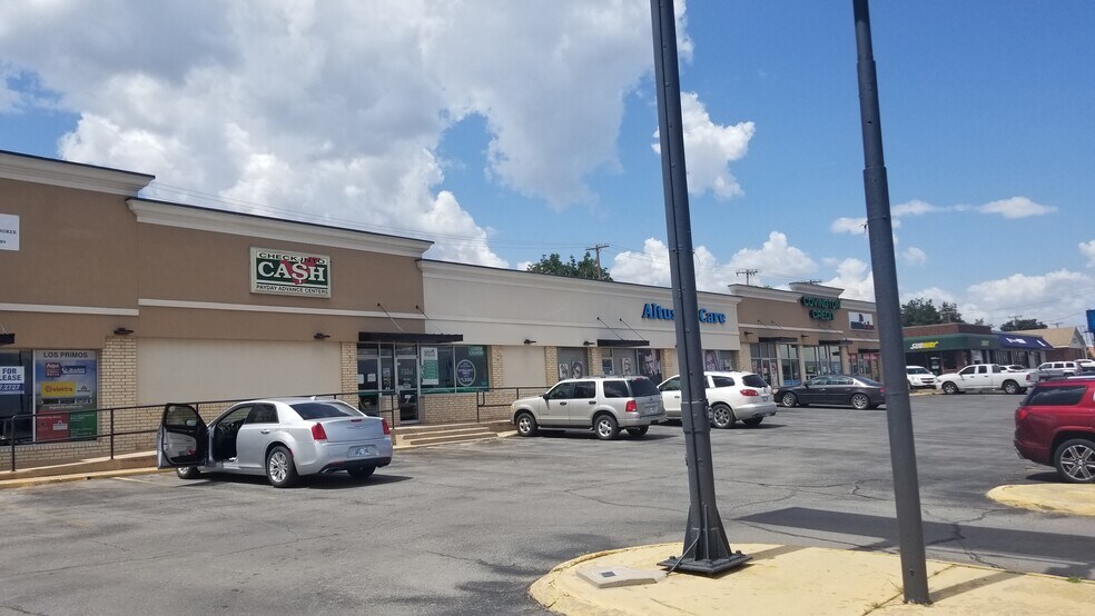 More Photos Of 1419-1501 N Main St, Altus Freestanding For Lease