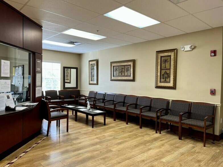 Primary Photo Of 836 Sunset Lake Blvd, Venice Medical For Sale