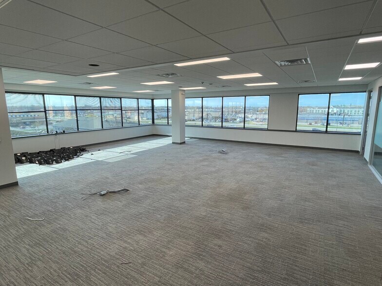 More Photos Of 4351 W College Ave, Appleton Office For Lease