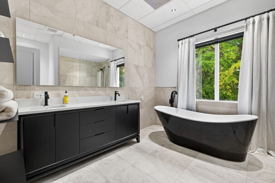 More Photos Of 3820 Via Del Rey, Bonita Springs Medical For Sale