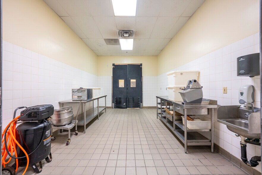 More Photos Of 429 S Palm Ave, Alhambra Food Processing For Sale