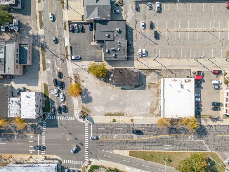 More Photos Of 1005 N Main St, Royal Oak Service Station For Sale