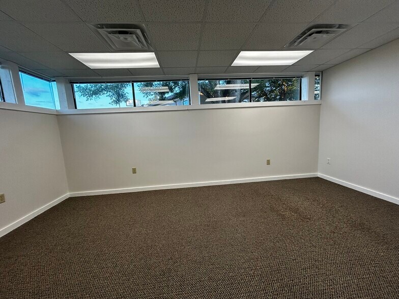 More Photos Of 6820 Roosevelt Ave, Middletown Medical For Lease