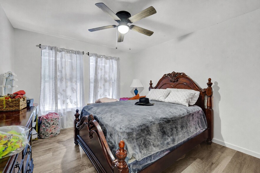 More Photos Of 225 Cape Coral Pky E, Cape Coral Apartments For Sale