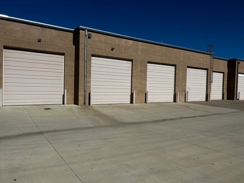 More Photos Of 3752 Imperial St, Frederick Light Manufacturing For Sale