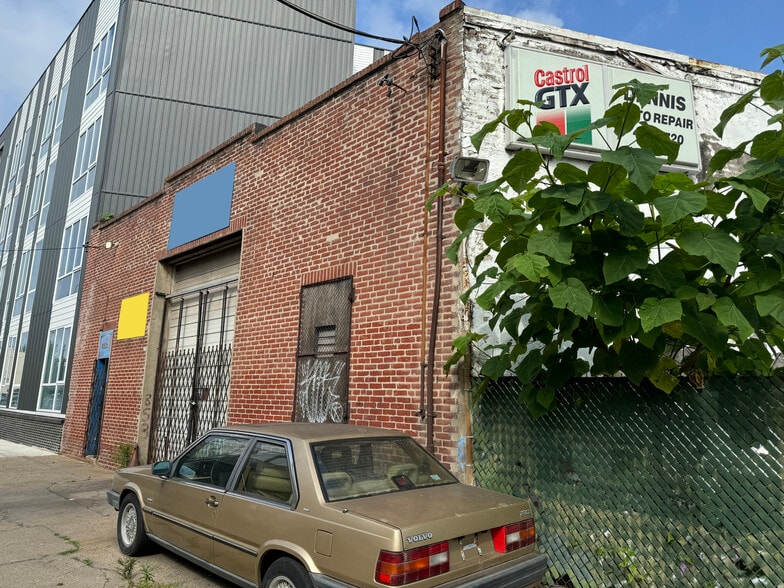 More Photos Of 825-29 Aramingo ave, Philadelphia Service For Sale