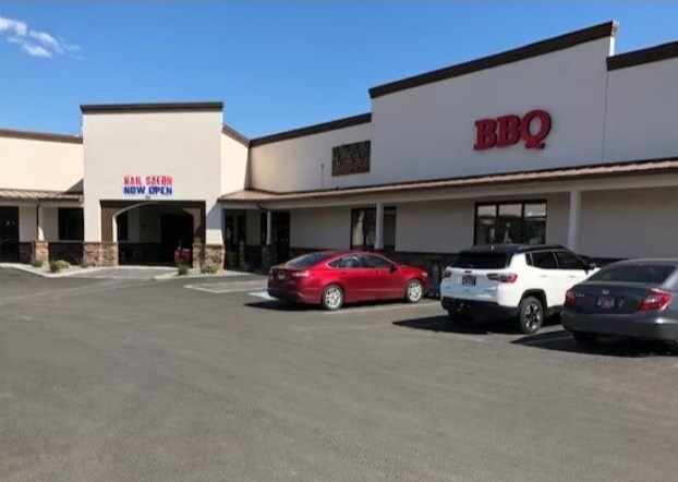 More Photos Of 900 13th Ave SW, Quincy Storefront Retail Office For Lease