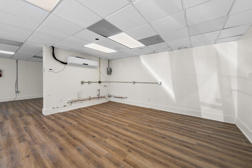 More Photos Of 2514 University Dr, Durham Restaurant For Lease