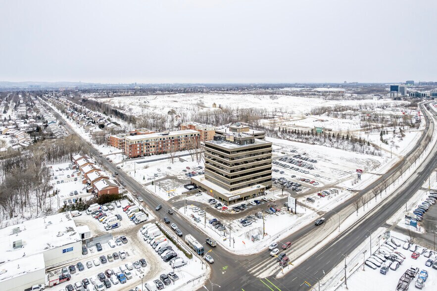 More Photos Of 1600A Boul Saint-Martin E, Laval Office Residential For Lease