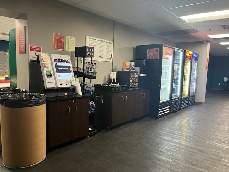 More Photos Of 7820 E Pleasant Valley Rd, Independence Loft Creative Space For Lease