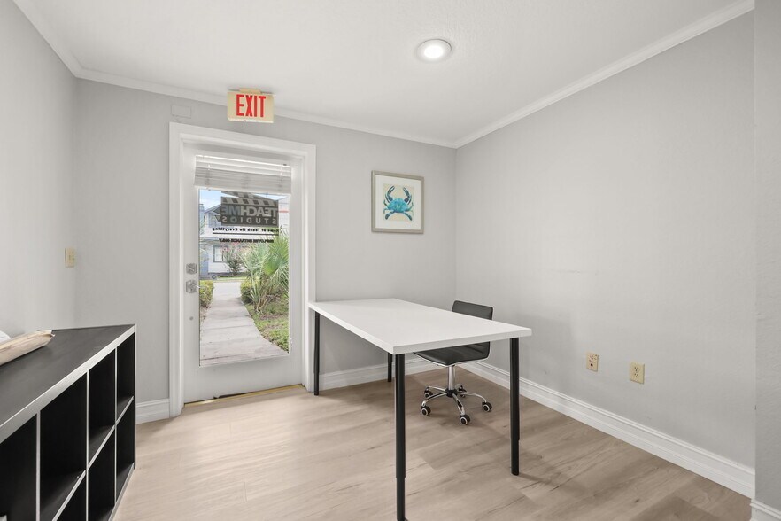 More Photos Of 104 S Clyde Ave, Kissimmee Office For Sale