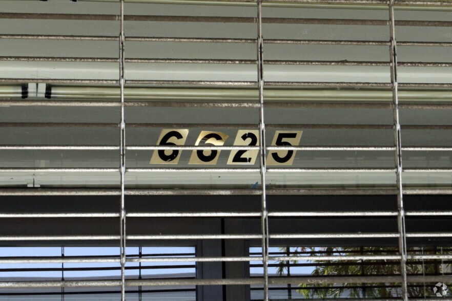 More Photos Of 6621-6625 Pacific Blvd, Huntington Park Storefront For Lease