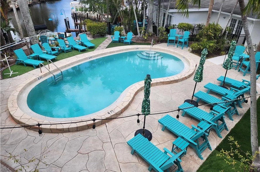 More Photos Of 3350 Bayshore Dr, Naples Hotel For Sale