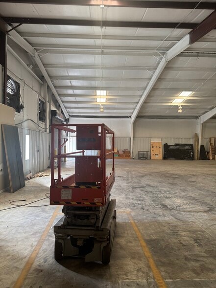 More Photos Of 814 Jefferson St, Atlanta Warehouse For Lease