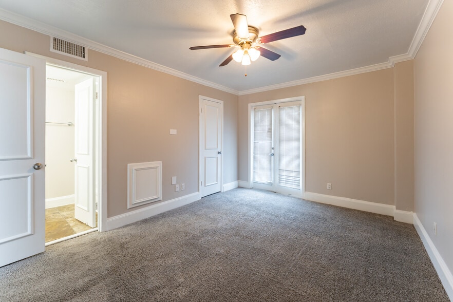 More Photos Of , Houston Multifamily For Sale