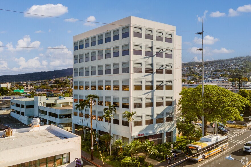 More Photos Of 1520 Liliha St, Honolulu Medical For Lease