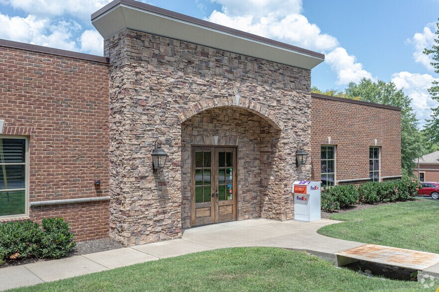More Photos Of 212 N Castle Heights Ave, Lebanon Coworking Space