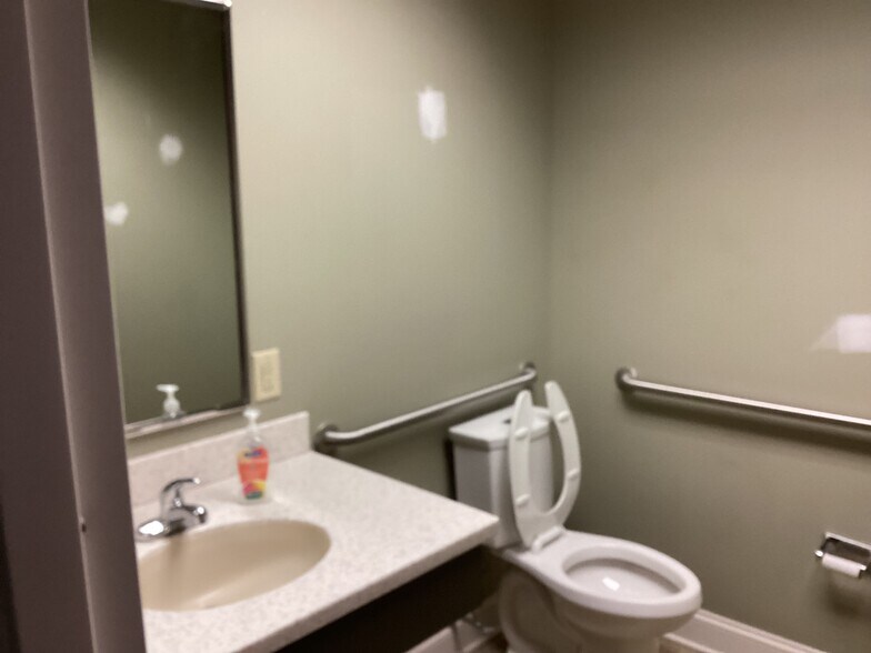 More Photos Of 271 Marsh Rd, Pittsford Office For Lease