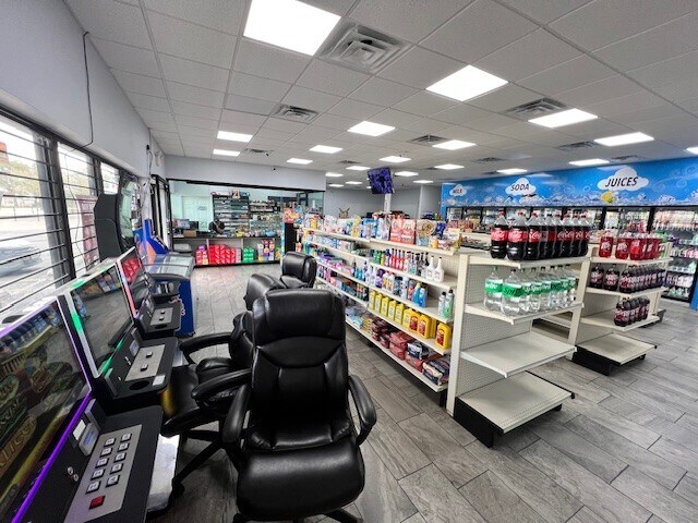 More Photos Of 226 Cavalcade St, Houston Freestanding For Sale