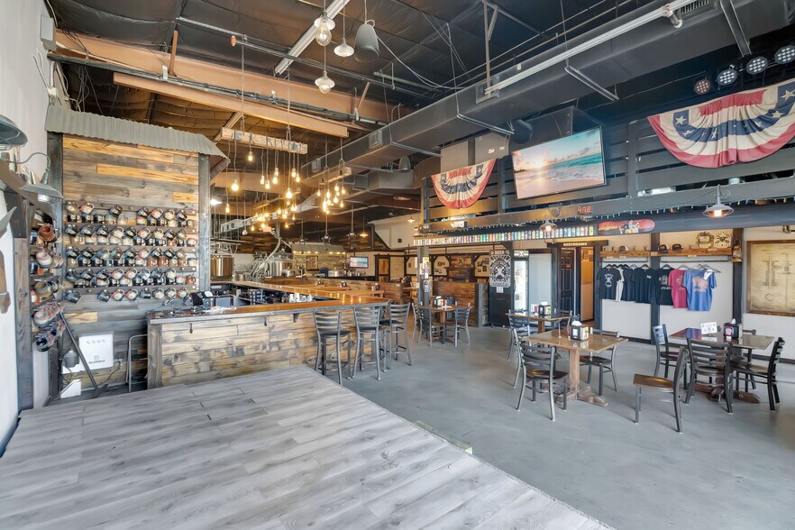 More Photos Of 10-14 W Illiana St, Orlando Warehouse For Sale