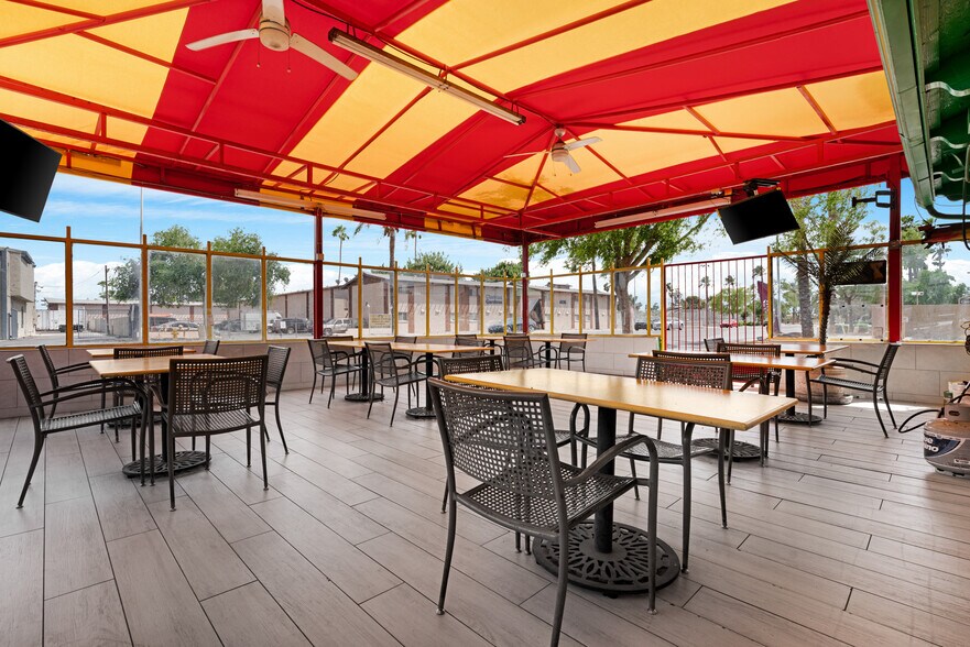 More Photos Of 6120 N 59th Ave, Glendale General Retail For Sale