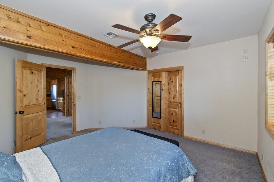 More Photos Of 42561 Moonridge Rd, Big Bear Lake Office For Sale