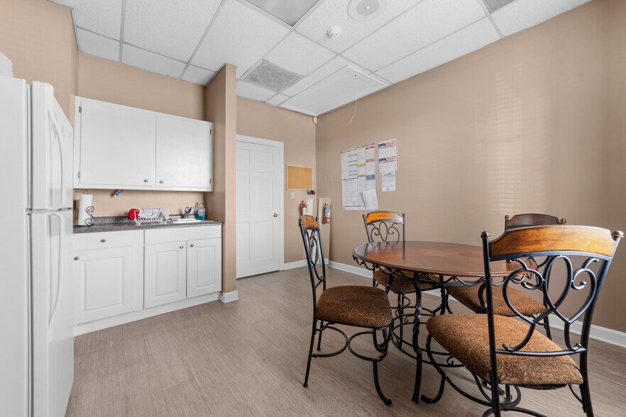 More Photos Of 824 S Dekalb St, Shelby Medical For Sale