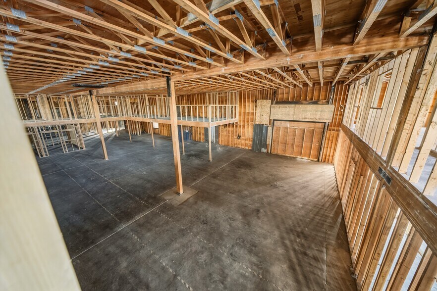 More Photos Of 189 Arden Dr, Belgrade Industrial For Lease