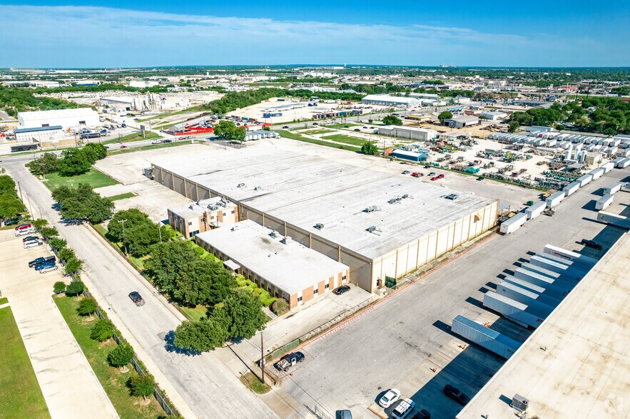 More Photos Of 4430 Director Dr, San Antonio Manufacturing For Lease