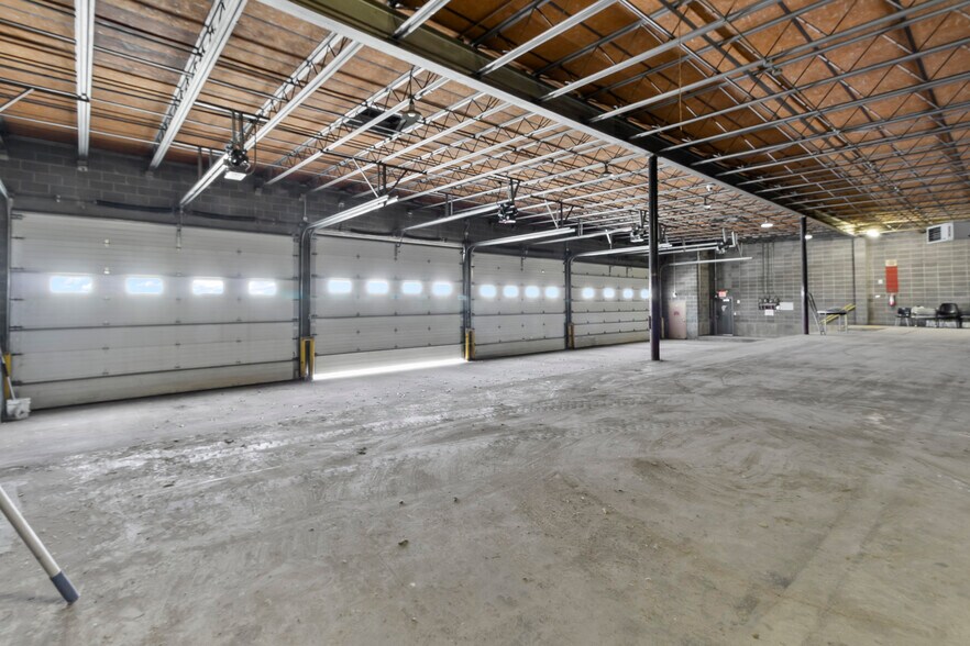 More Photos Of 2828 Tobey Dr, Indianapolis Distribution For Sale