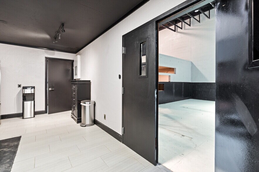 More Photos Of 217 S Ben Maddox Way, Visalia Service For Sale