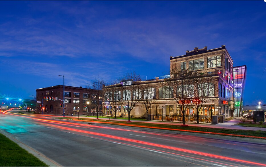 More Photos Of 300 W Martin Luther King Jr Pkwy, Des Moines General Retail For Lease