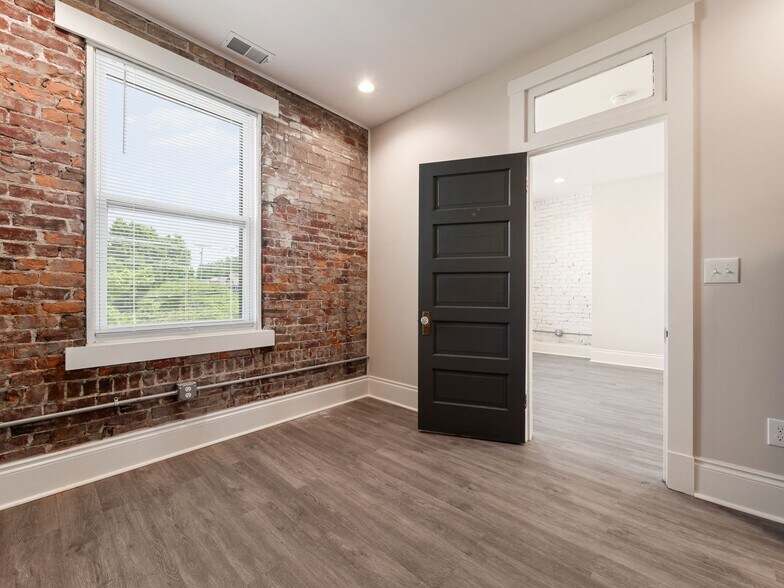 More Photos Of 1029 E Livingston Ave, Columbus Storefront Retail Residential For Sale