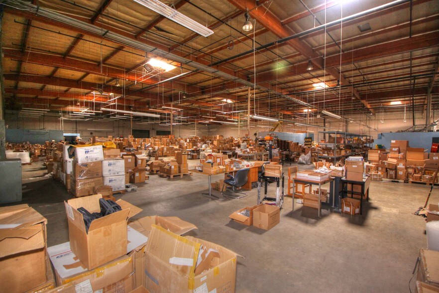 More Photos Of 601 S Dupont Ave, Ontario Warehouse For Sale