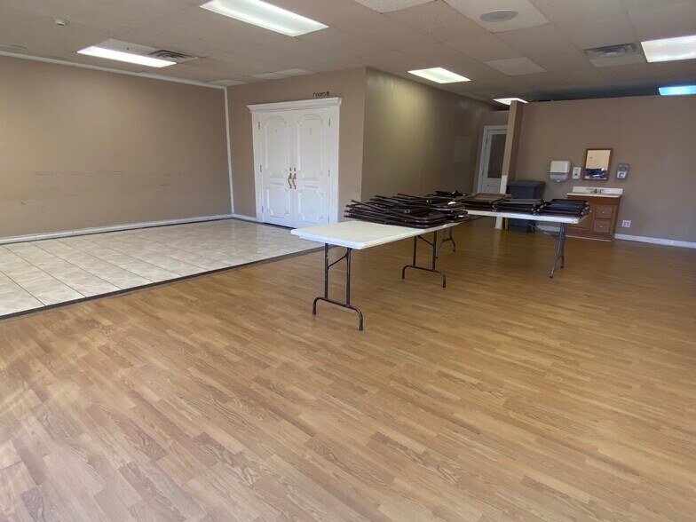 More Photos Of 111 W 5th St, Tyler Loft Creative Space For Lease