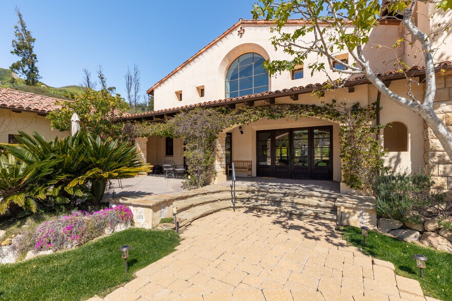 More Photos Of 6914 Solano Verde Dr, Somis Movie Radio TVStudio For Sale