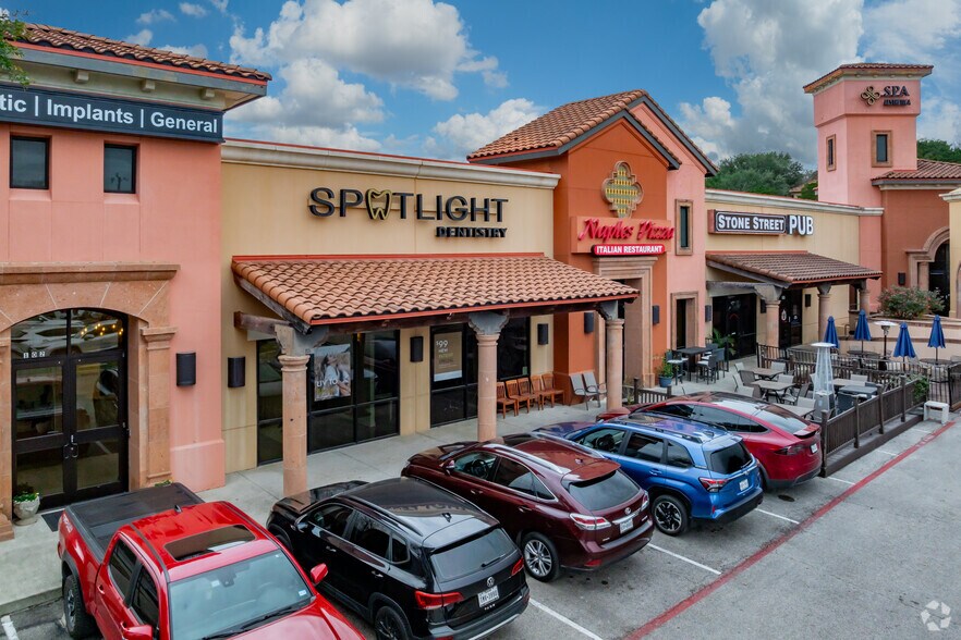 More Photos Of 16535 Huebner Rd, San Antonio Storefront For Lease