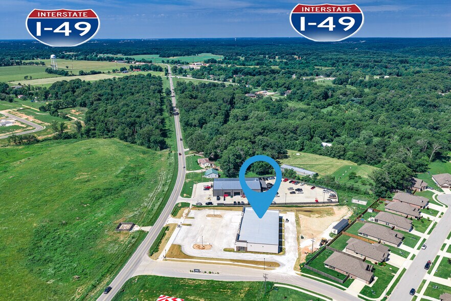 More Photos Of 10514-10524 E AR 72 Hwy, Pea Ridge Showroom For Lease