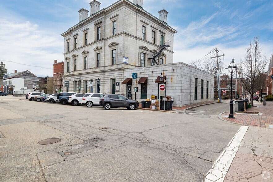 More Photos Of 40 Pleasant St, Portsmouth Office For Lease