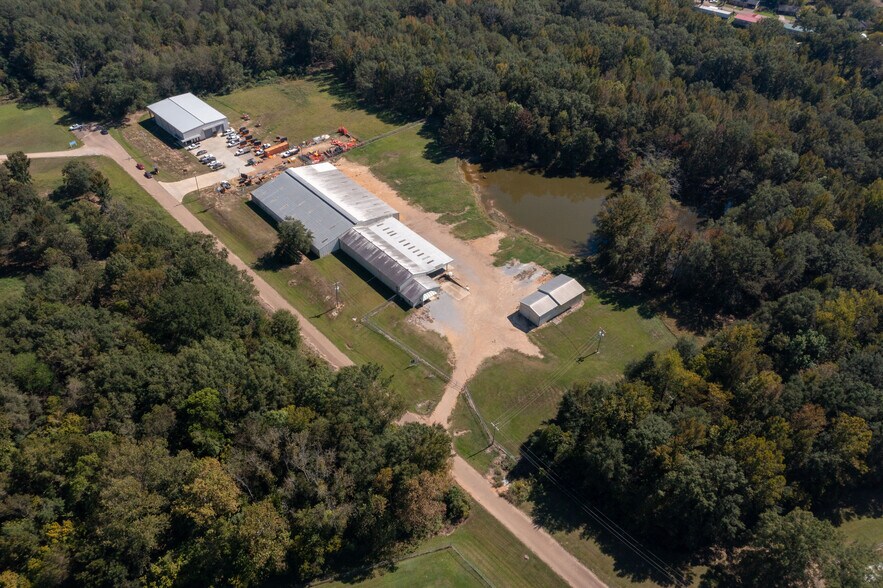 More Photos Of 1485 Industrial Dr, Bolton Warehouse For Lease