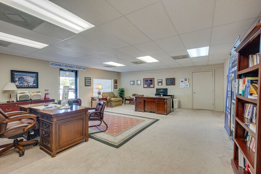 More Photos Of 8220 Stephanie Dr SW, Huntsville Flex For Sale