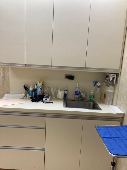 More Photos Of 1003-1031 McBride Ave, Woodland Park Medical For Lease