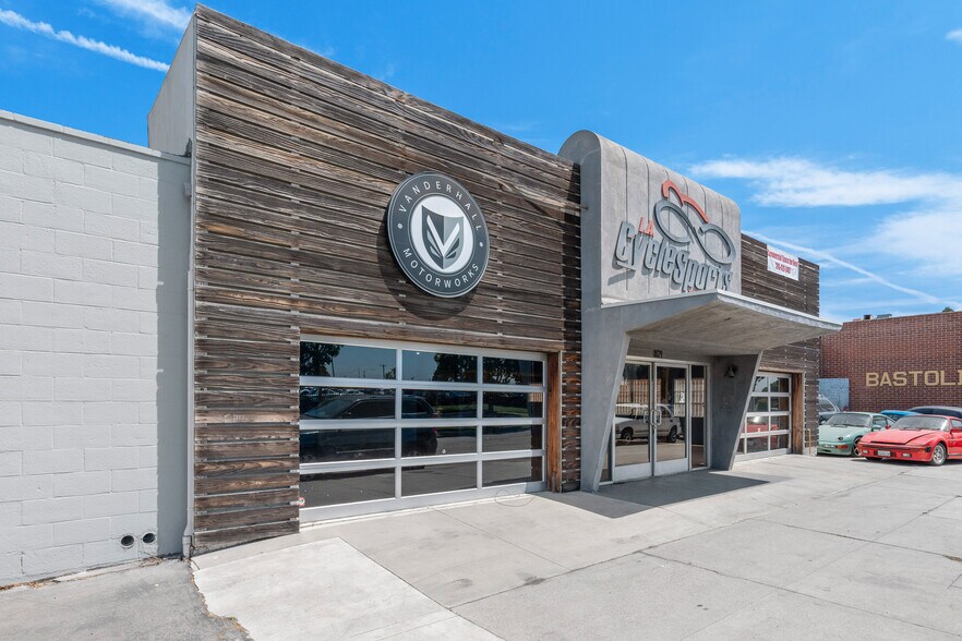 More Photos Of 821 W Olive St, Inglewood Warehouse For Lease