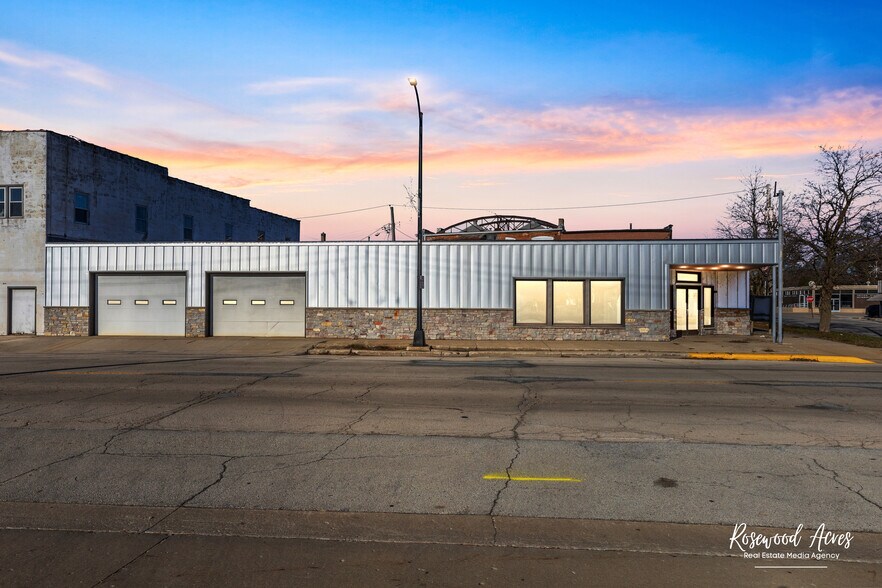More Photos Of 124 E River St, Momence Warehouse For Sale