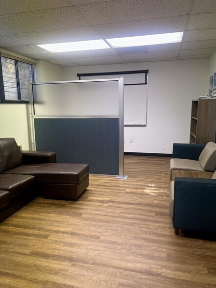 More Photos Of 2250 Murrell Rd, Lynchburg Office For Sale