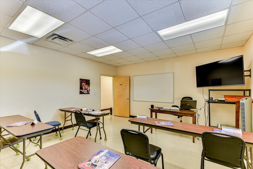 More Photos Of 1950 International Ct, Grovetown Office For Sale