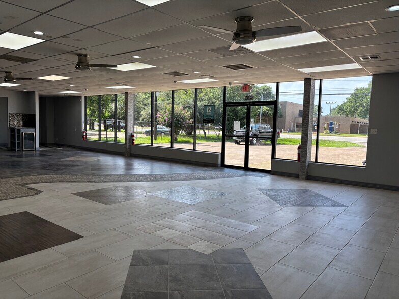 More Photos Of 5203-5205 Broadway St, Pearland Storefront Retail Office For Sale