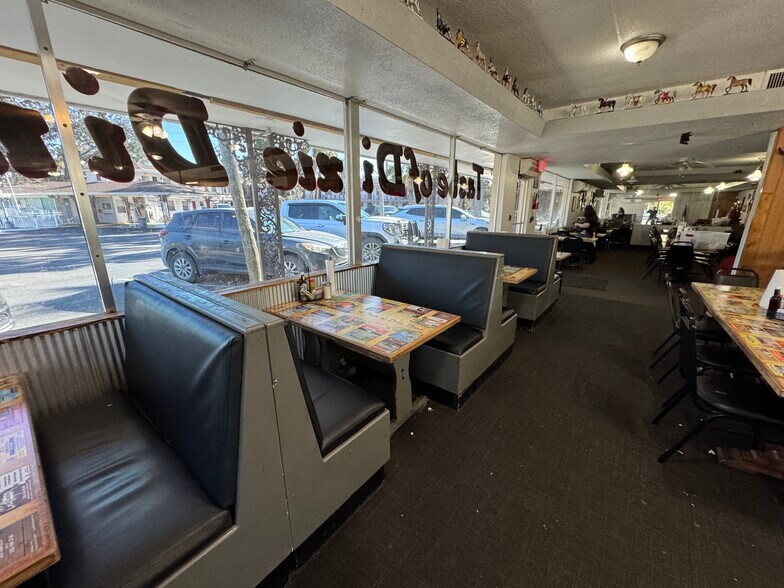 More Photos Of 16872 SE Highway 19, Cross City Hotel For Sale