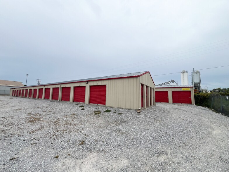 More Photos Of 1342 N Robin St, Nixa Self Storage For Sale