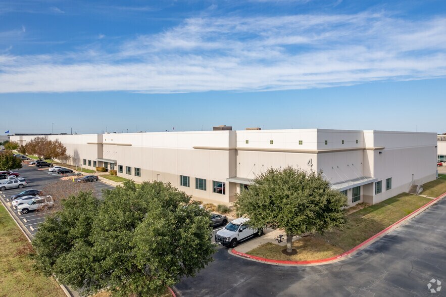 More Photos Of 4509 Freidrich Ln, Austin Warehouse For Lease